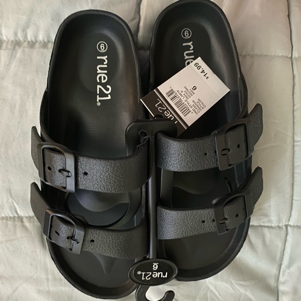 Rue 21 Slides